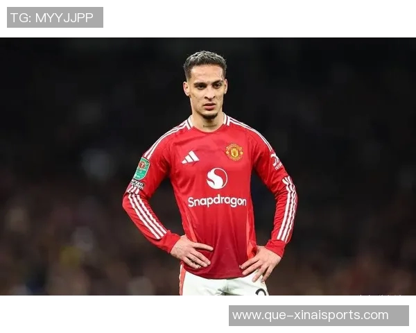 安东尼:父亲每次训练都会来看,在曼联的困难时刻他也陪着我——一段关于坚持与陪伴的训练哲学 安东尼:父亲每次训练都会来看,在曼联的困难时刻他也陪着我——一段关于坚持与陪伴的训练哲学